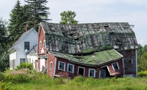 collapsed-house-3691825_640.jpg